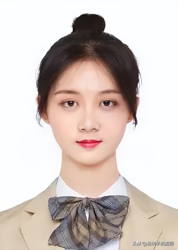 手机上美图秀秀如何换证件照底色,手机照片换底色最简单方法