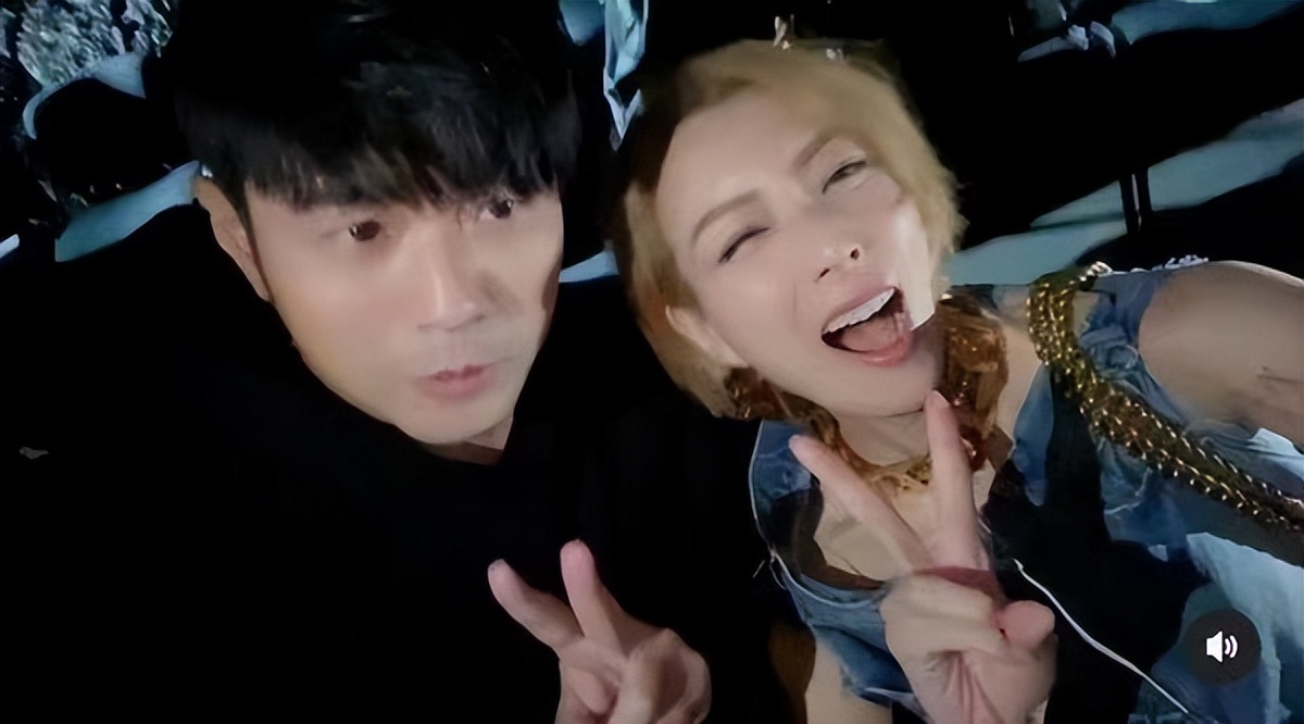 周杰伦时装秀状态,周杰伦巴黎时装周看秀造型