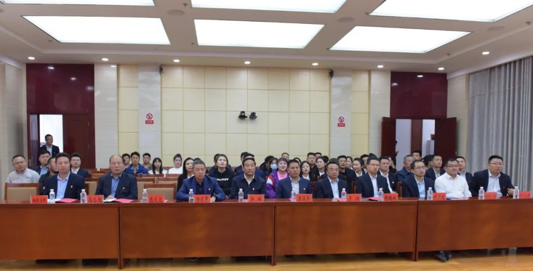 【甘南州直机关“庆七一、迎州庆”】甘南州政府办公室举行“两优一先”表彰大会暨“后浪志愿团”成立仪式