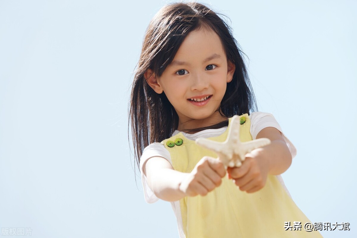 遵循孩子的成长规律的名人故事,陪伴孩子成长的名人故事简短