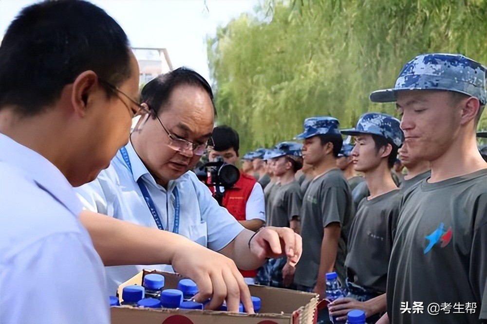 2022最“甜”的大学-西安航空职业技术学院喊你一起吃瓜啦