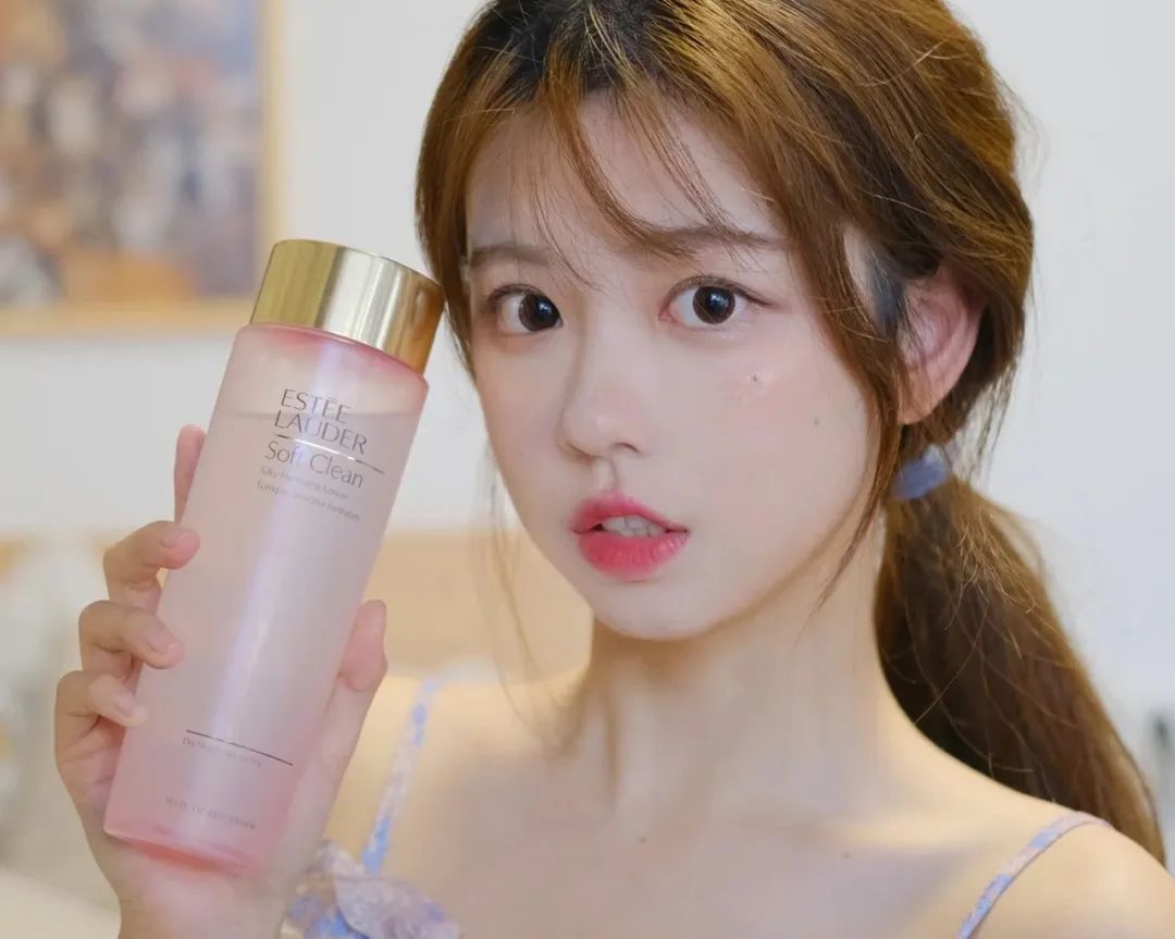 雅诗兰黛第二代粉水适合什么皮肤,雅诗兰黛大粉水适合哪个年龄段