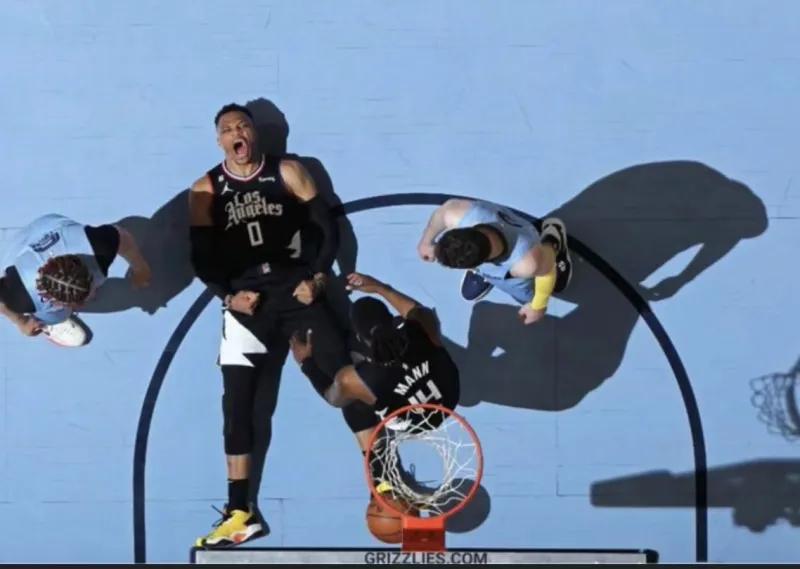 你见过巅峰时刻的威少吗,威少当年和现在的样子