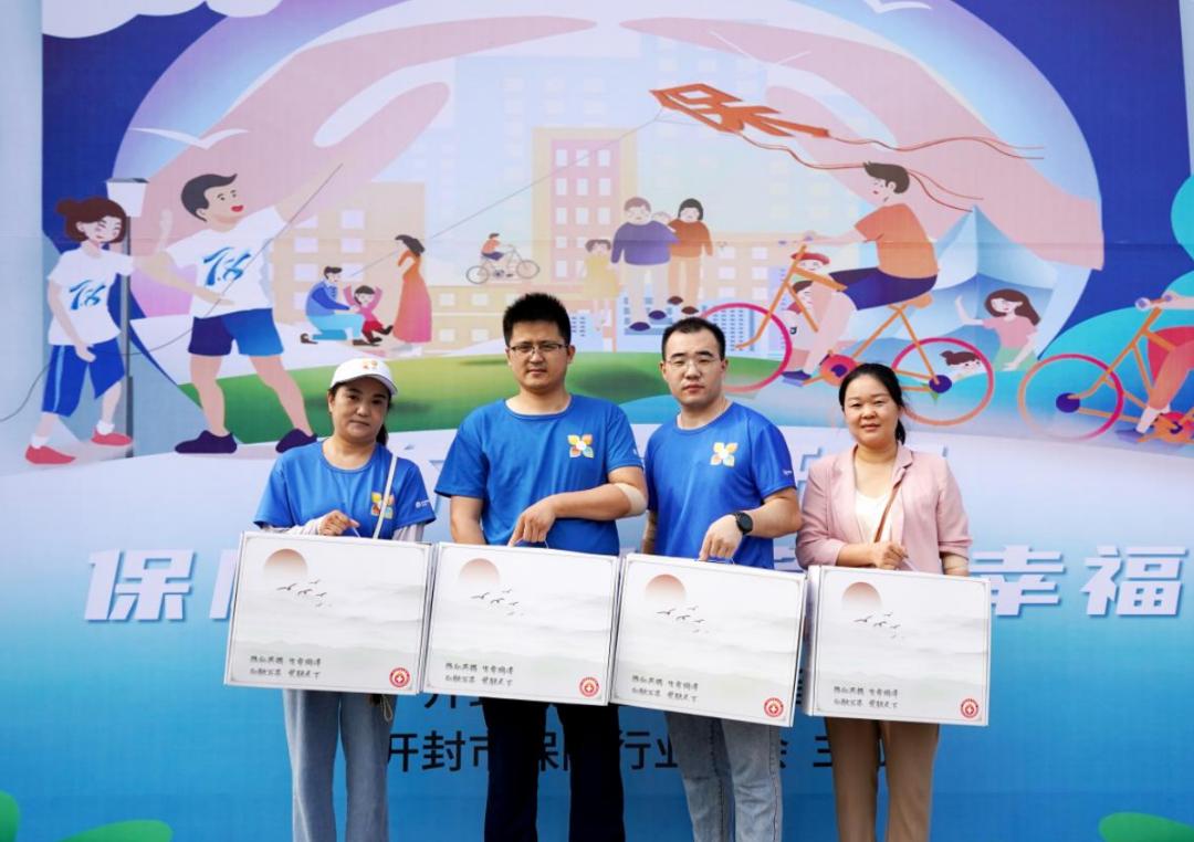 开封市中心血站：热血七月向*党**献礼 红色“储蓄”惠人利己