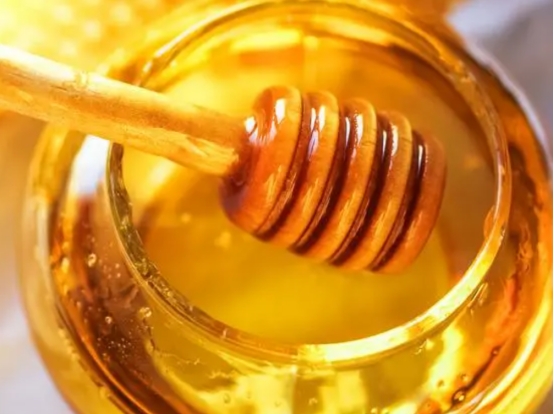 矿泉水瓶辨别蜂蜜真假可靠吗,加热鉴定蜂蜜的方法是真的吗