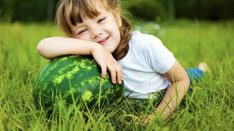 高烧反复，退烧药无效？医生从膀胱取出好多磁力珠，家长要当心了
