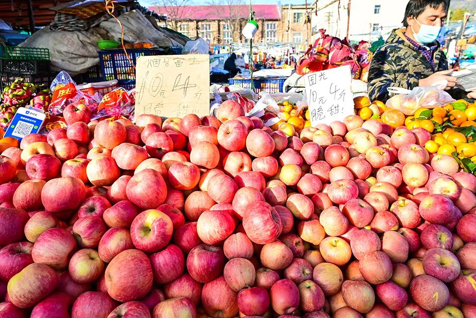 西山脚下的早市,闲逛最具人间烟火气的早市