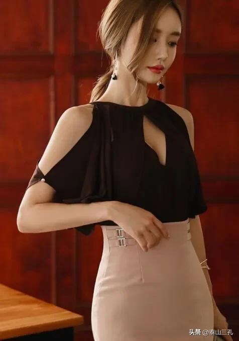 花开半夏如诗如画的下一句,花开半夏如诗如画完整版