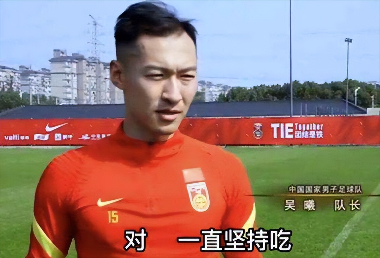 自律小伙楼顶跑步,自律队长以前视频