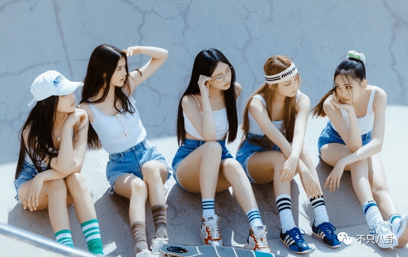 喜欢美女都不行？一张手机屏保引发的争吵......