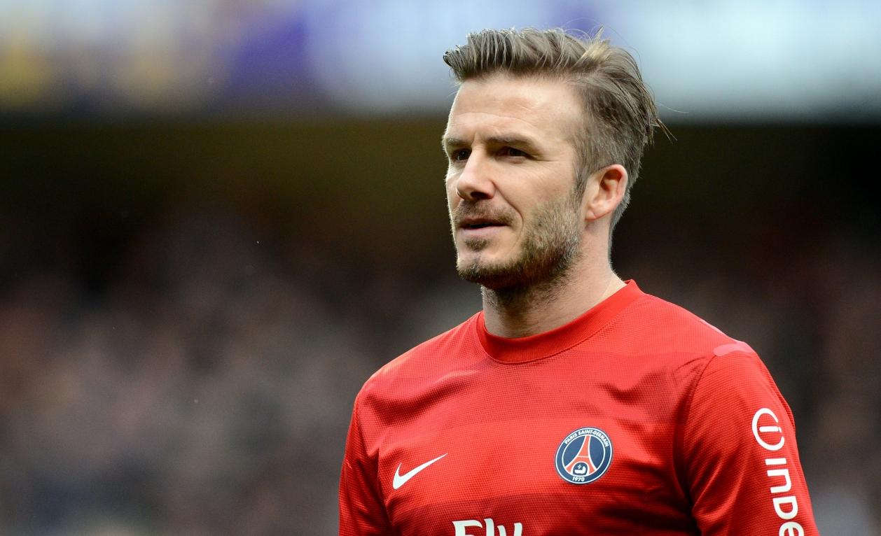 负债21亿住豪宅,负债6亿住17万酒店