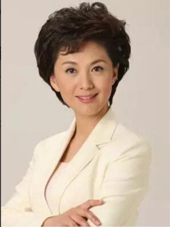 央视主持人海霞经历及婚姻家庭,海霞嫁清华教授恩爱23年视频播放