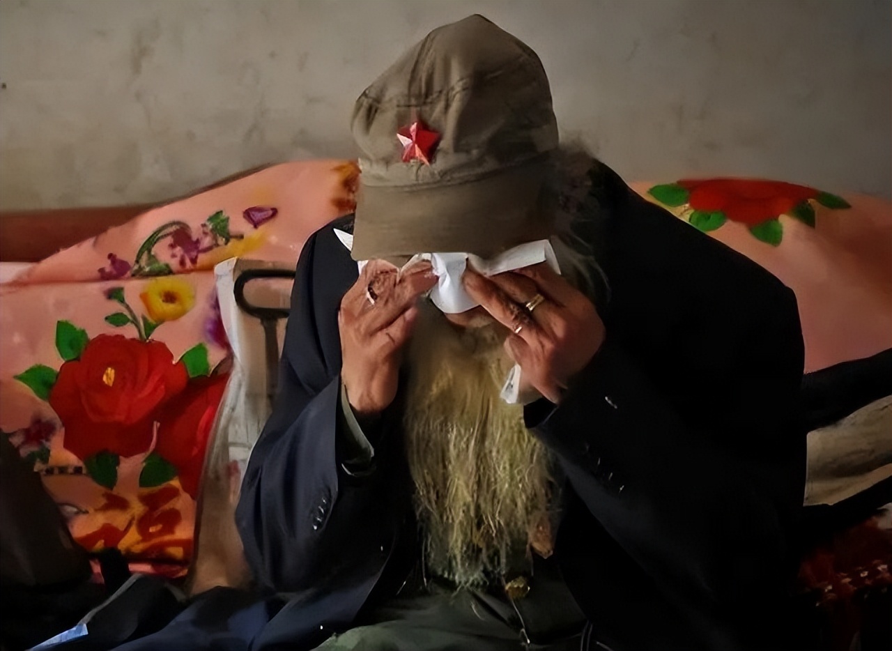 李继胜：87岁的他当“裸模”20年，与24岁女孩同住，子女都不来往