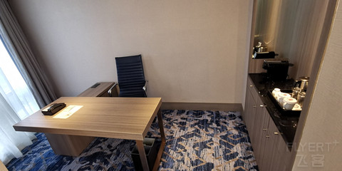 南宁鑫伟万豪酒店离南宁站多远,南宁鑫伟万豪酒店房间内容