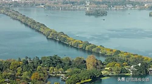 读懂苏东坡：真正的千古风流，是笔下的风雷激荡和内心的古井无波