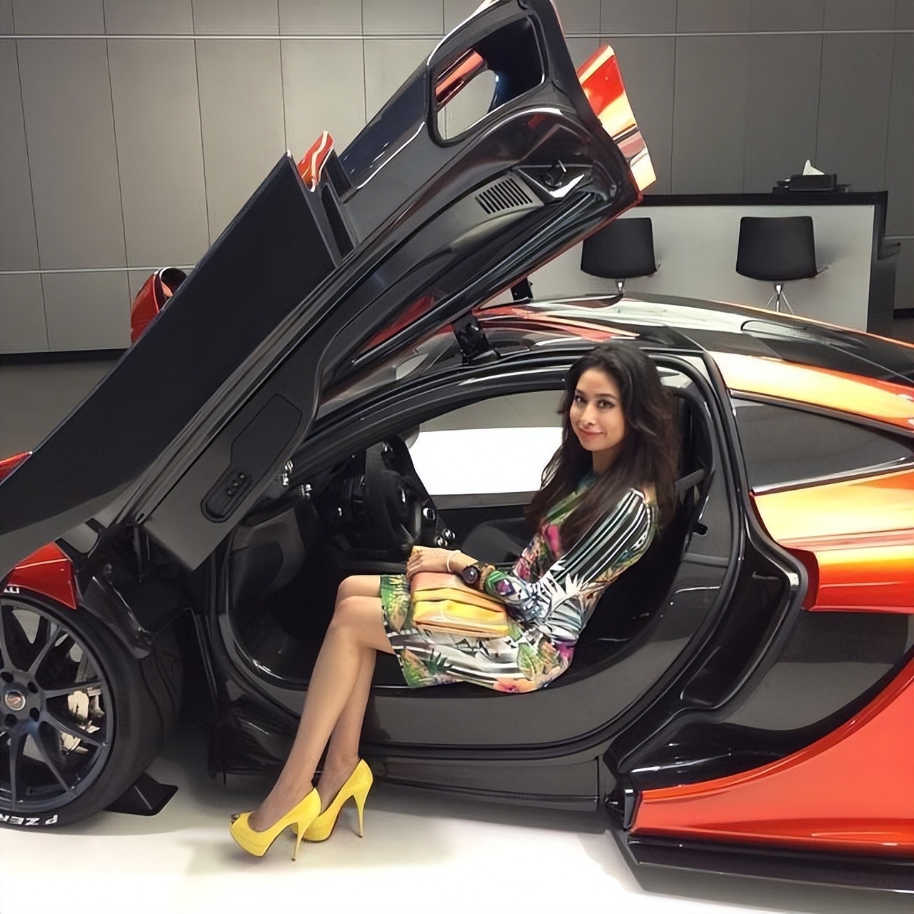 家族资产超百亿的大马最美公主,下嫁小3岁荷兰平民,彩礼4万英镑