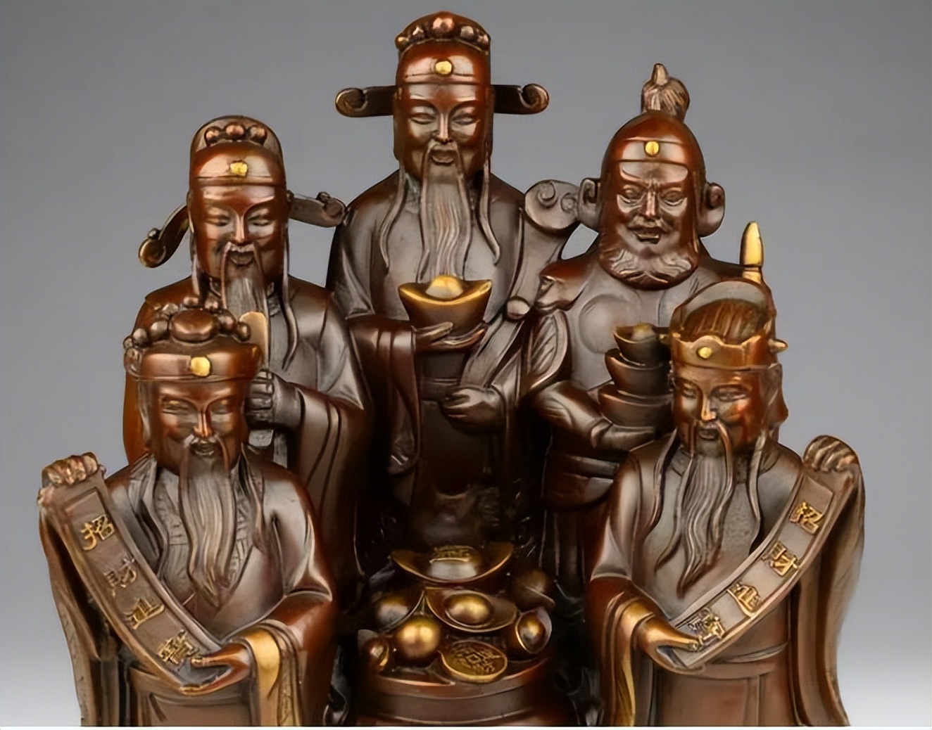 五路财神可以跟财神爷一起吗,初四迎财神爷还是初五迎财神好