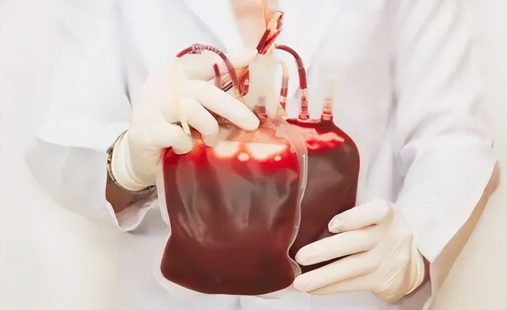 女子腹痛大出血,21岁女子剧烈腹痛抢救不及时