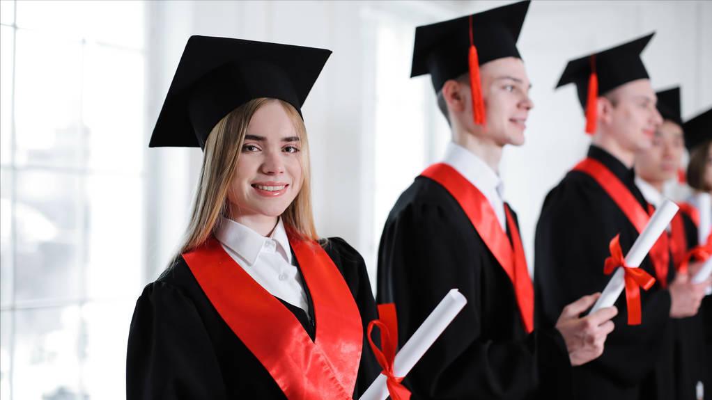 全日制和非全日制博士研究生区别,博士研究生和博士后的区别是什么