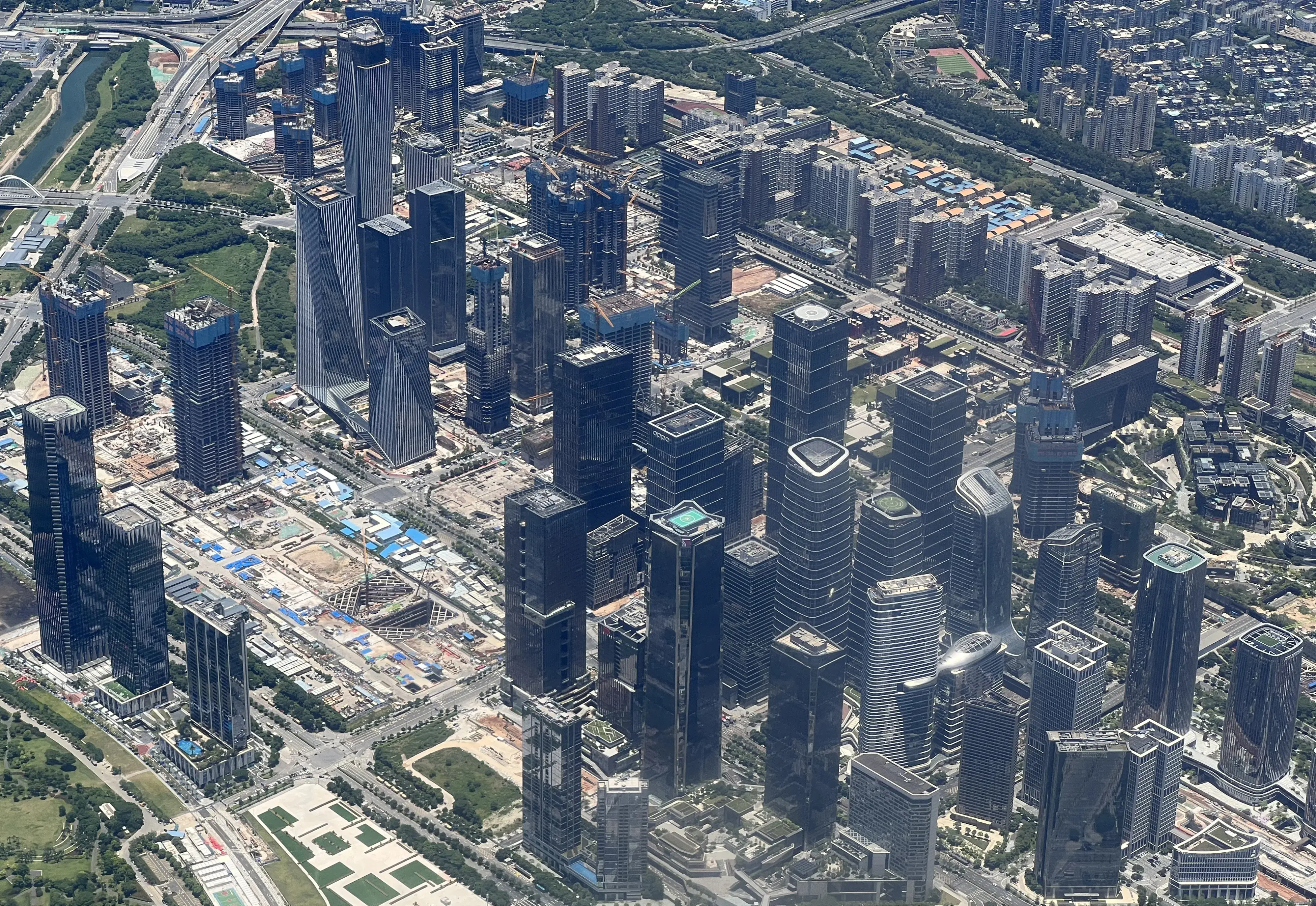 大连发展机遇与挑战并存,经济差距太大怎么赢