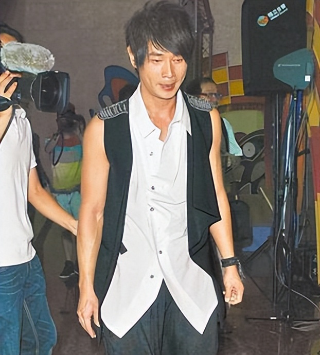 黄品源求妻子的原谅现场视频,情歌王子黄品源前妻