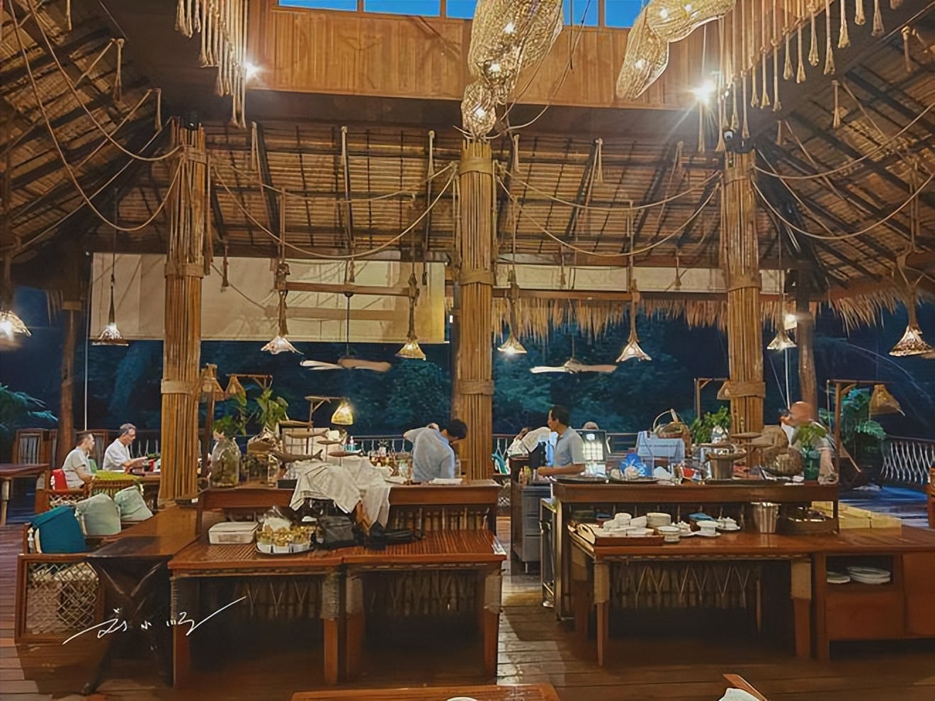 泰国北碧府漂浮酒店,泰国北碧府温泉酒店