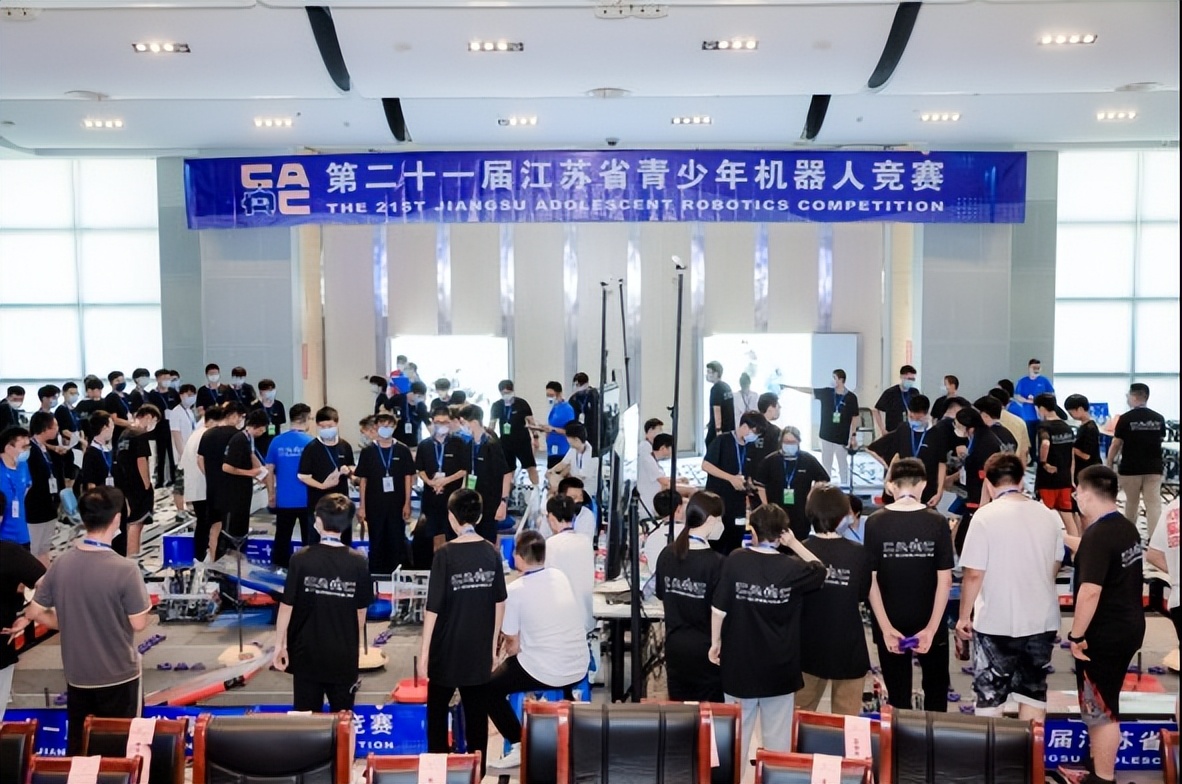 点亮科技梦想！南外河西初级中学学子在各级大赛中摘金夺银