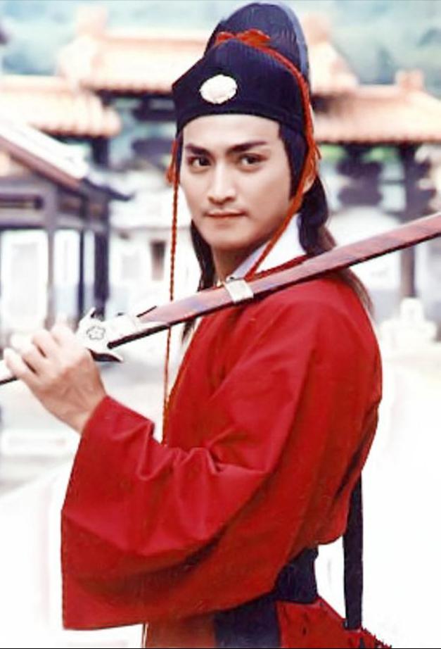 展昭何家劲至今单身,展昭何家劲为啥退出演艺圈