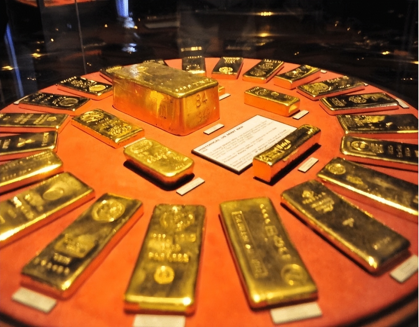 非洲人想不通，为啥我们的大金链子这么便宜，中国人却不抢购