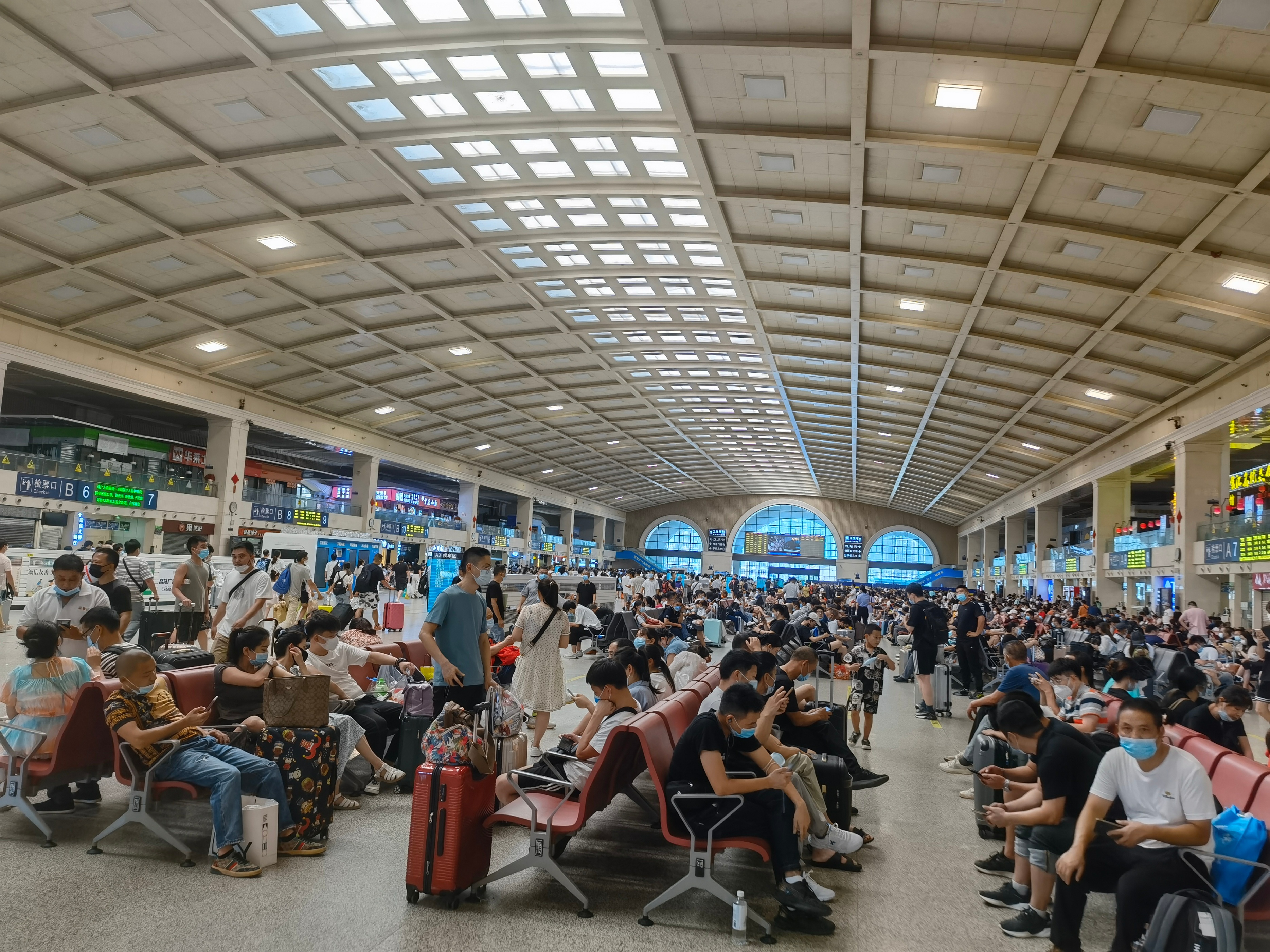 火车站高度重视高温天气,客运段防暑降温时间