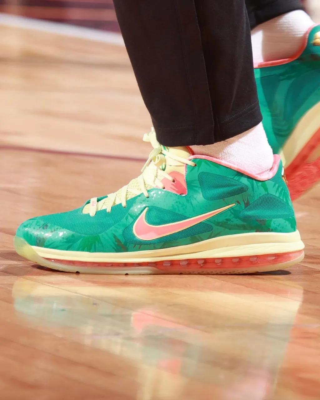 nba球星上脚库里9,库里获得fmvp时穿的球鞋是哪款