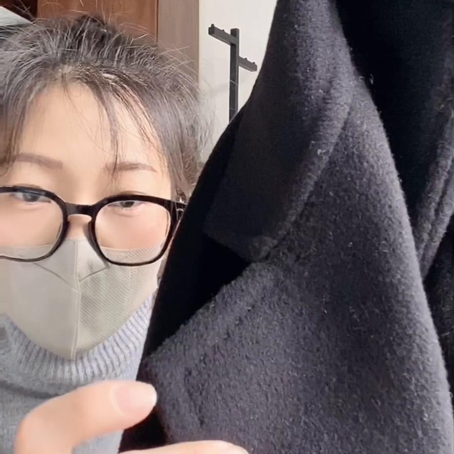 自然光线下给姐妹们展示一下被大家夸爆的镇店之宝。#谁穿...