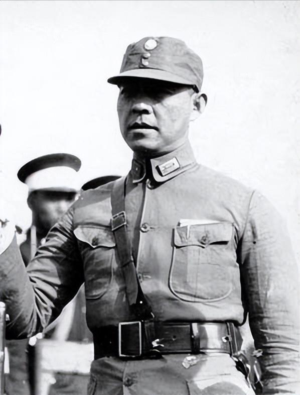 张灵甫：抗战时期的多面将领、黄埔军校第四期