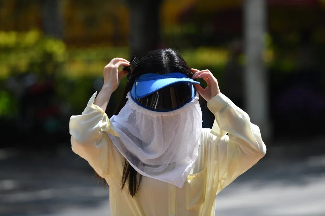 被官媒揭穿的“防晒衣”,官媒揭穿防晒衣套路