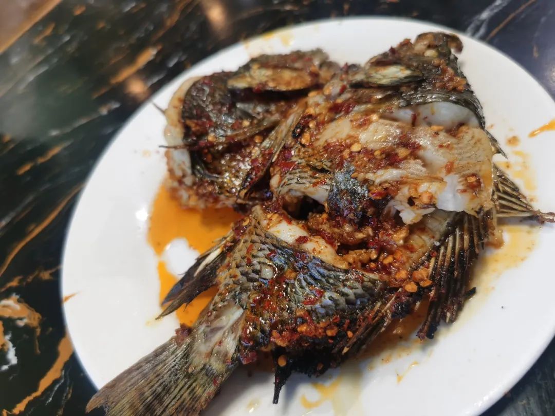 外地朋友来四川吃美食,外地朋友来四川吃苍蝇馆子