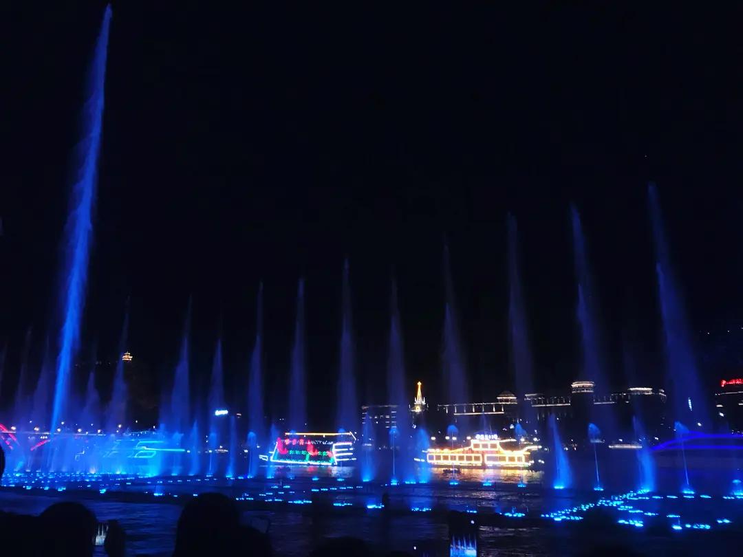 柳州最多配菜的螺蛳粉,柳州好吃又比较清淡的粉