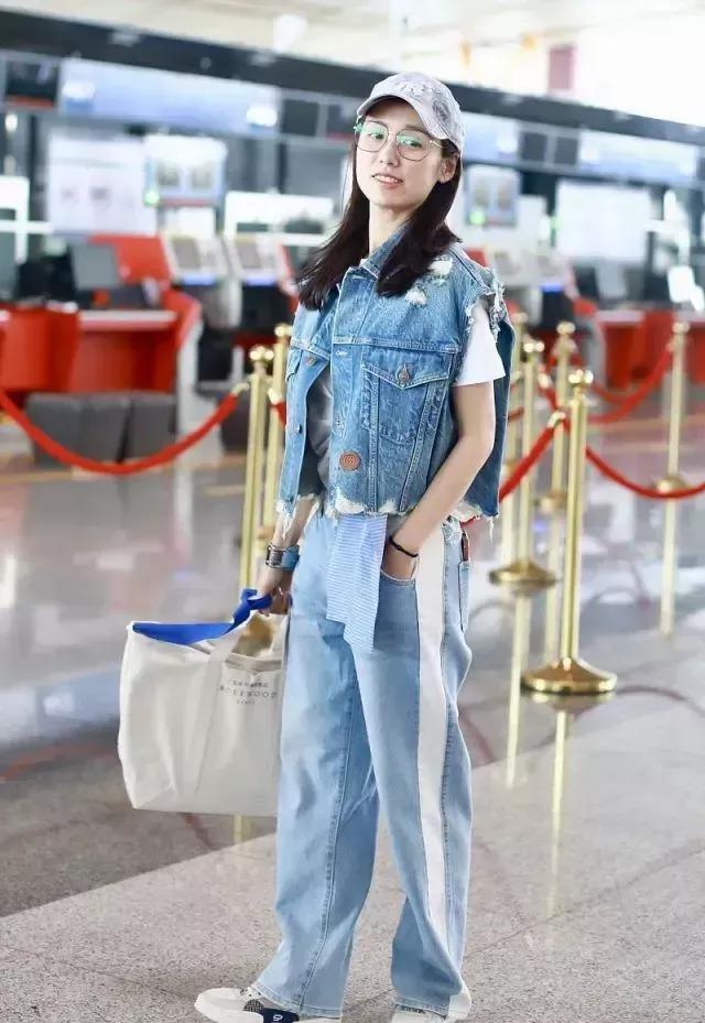 钱泳辰和吕一合体出席活动,吕一钱泳辰情侣装