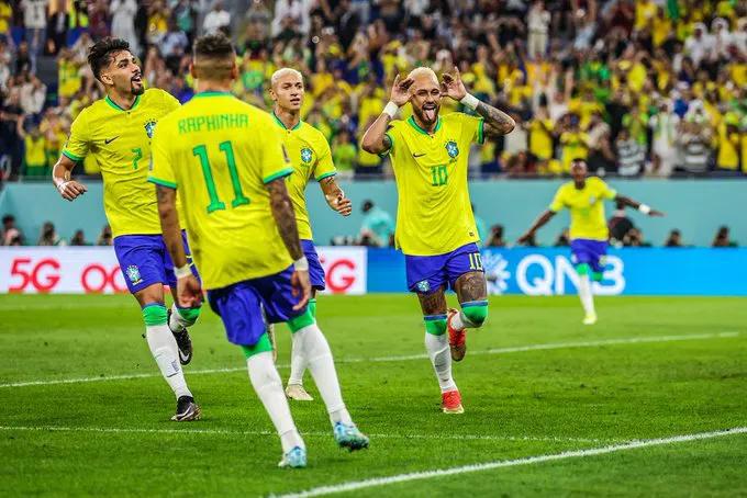 巴西4比1韩国换上第三门将,02年世界杯巴西替补门将