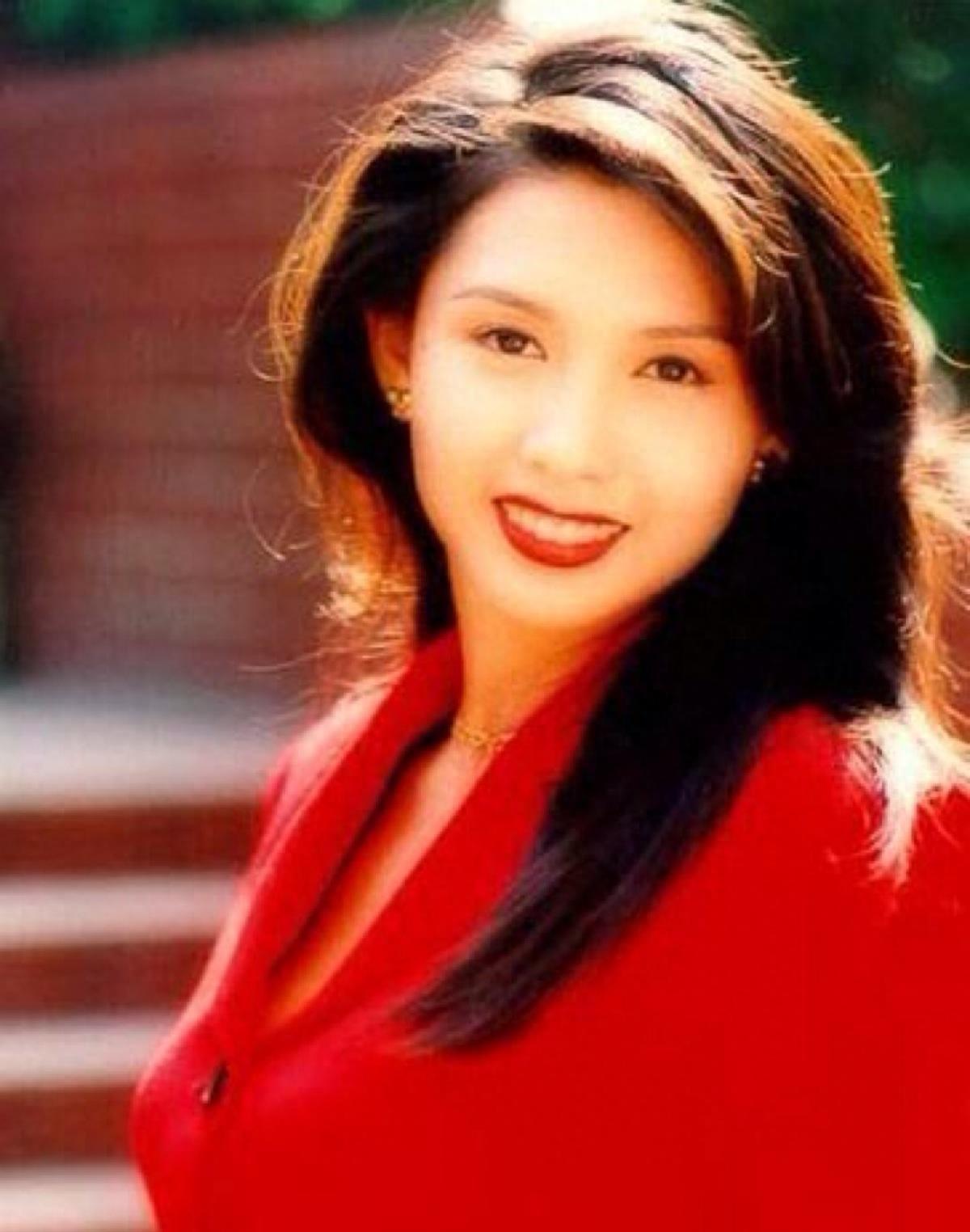 明星烤瓷牙发黑,明星烤瓷牙牙齿磨小后照片