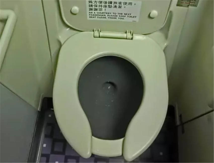 为何美国的马桶盖都是“U型的”,原来有这几个优势