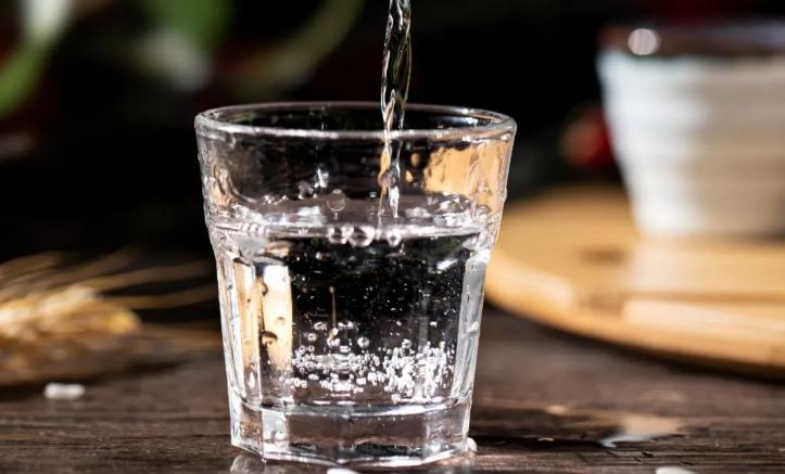 白酒咋存,白酒怎么存酒柜上最好