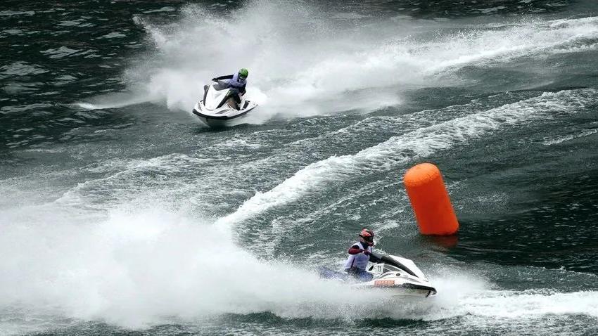 风靡全球的水上休闲运动（七）摩托艇运动