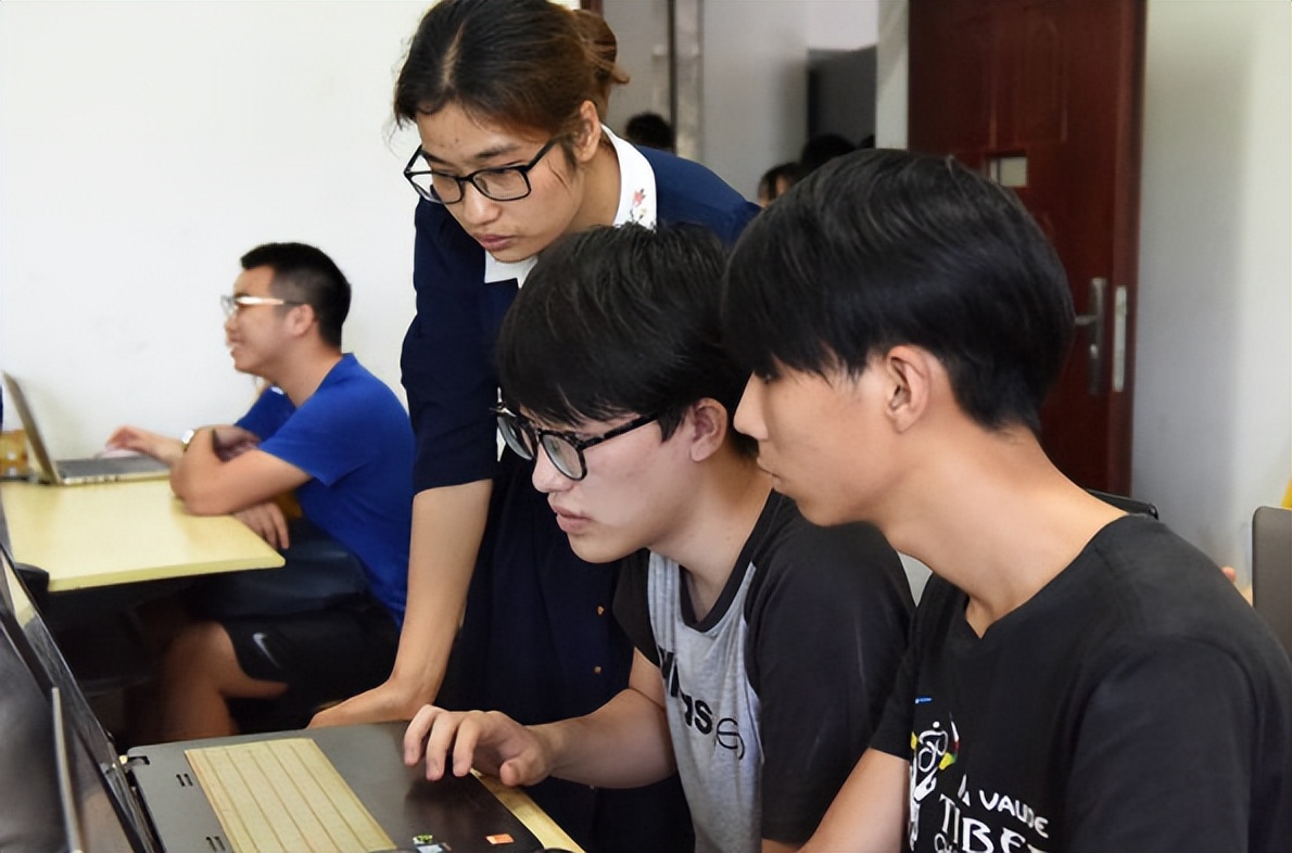 2023专科就业率排行榜一览表,2023男生理科最好就业的十大专业