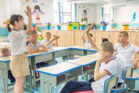 红黄蓝亲子园早教虐童事件,红黄蓝早教中心幼师虐童