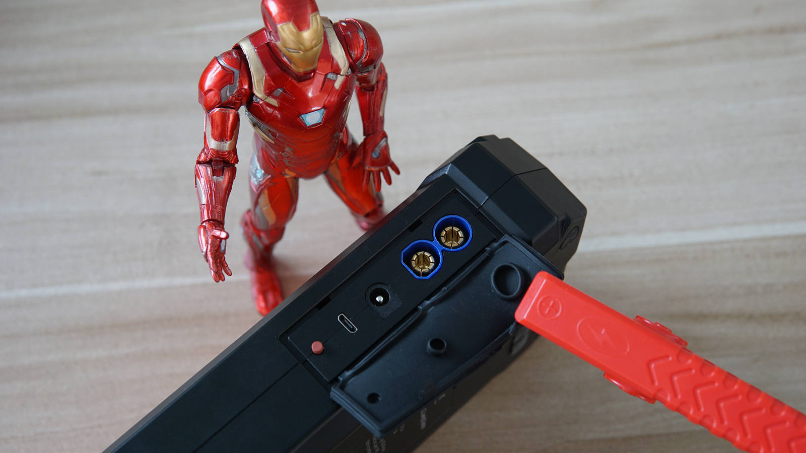 汽车启动应急电源瞬间没电了,汽车应急启动电源24v无法工作