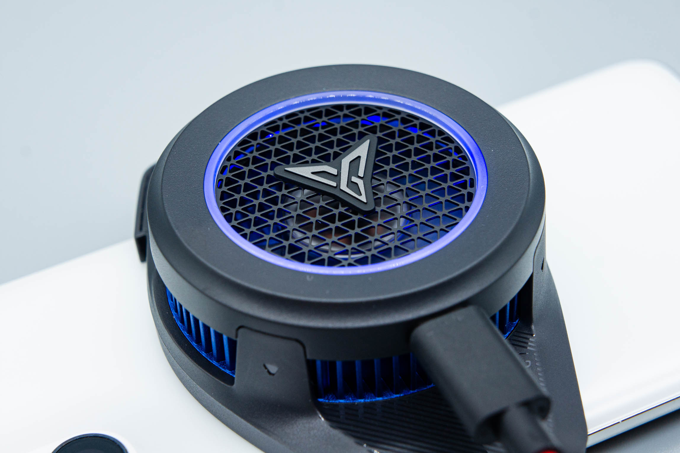 手机游戏散热背夹测评,游戏手机配散热背夹极限测试