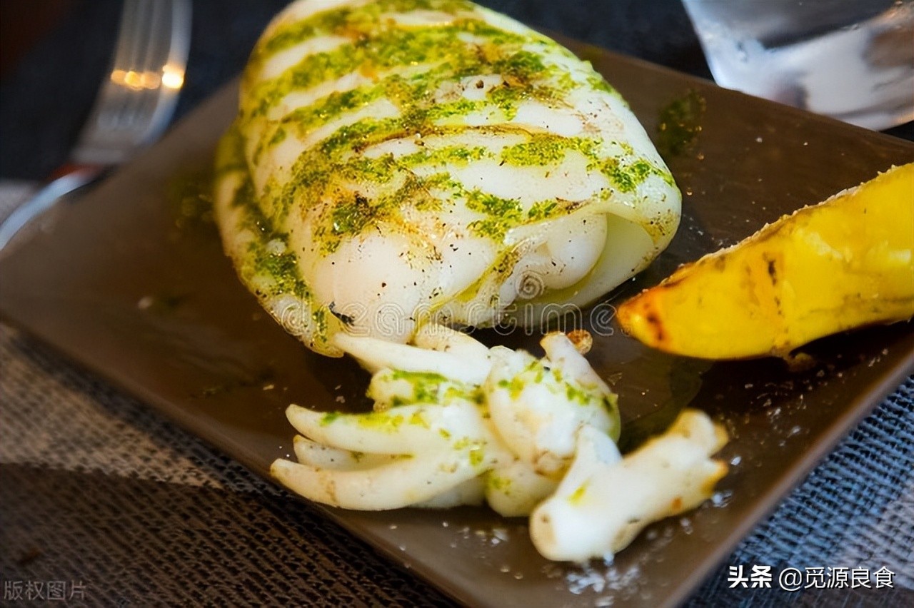 墨鱼的墨汁的用途,墨鱼的墨汁很香么