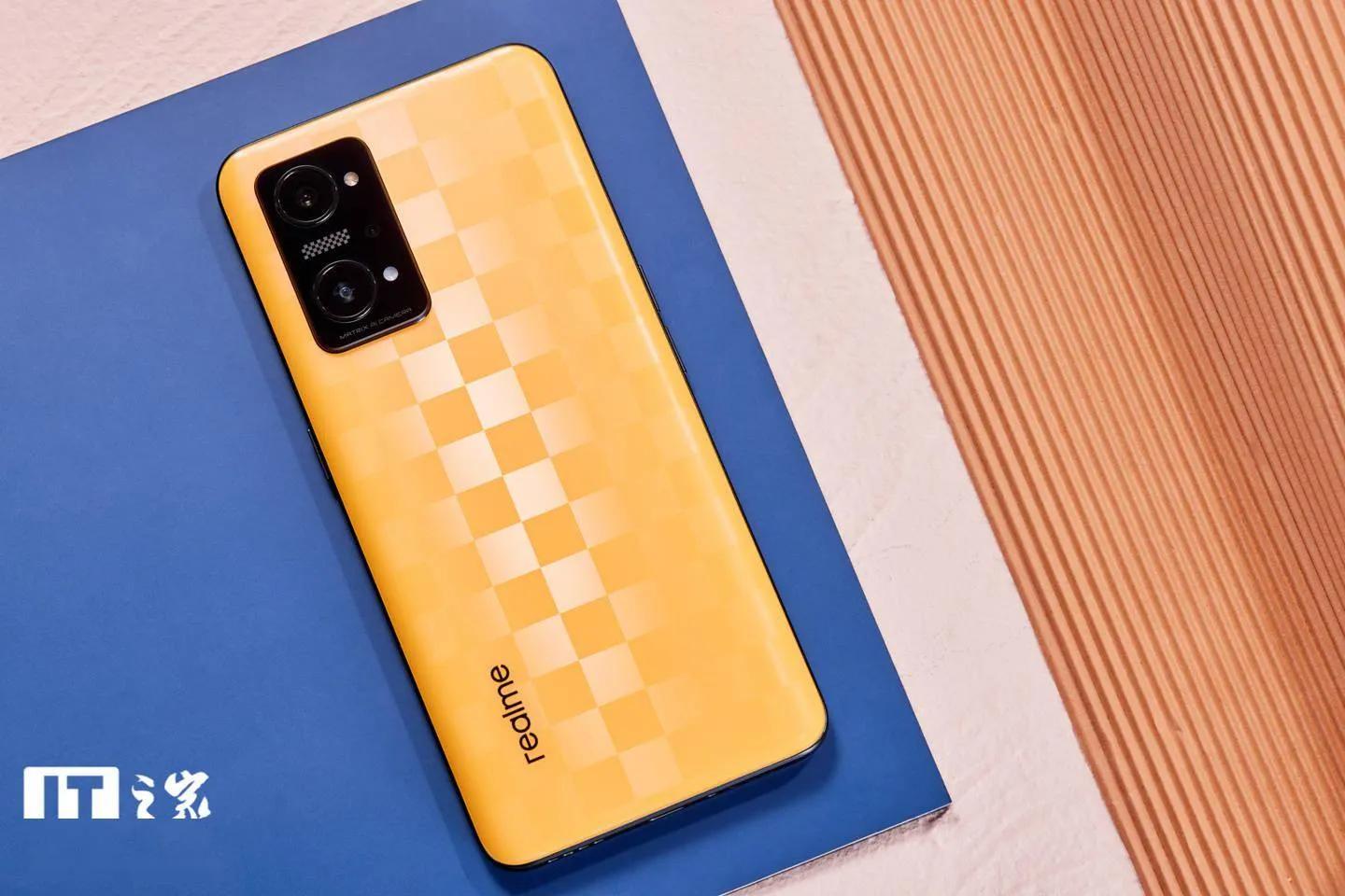 oppo1000到1500性价比高的手机,vivo手机1500元哪一款最值得入手