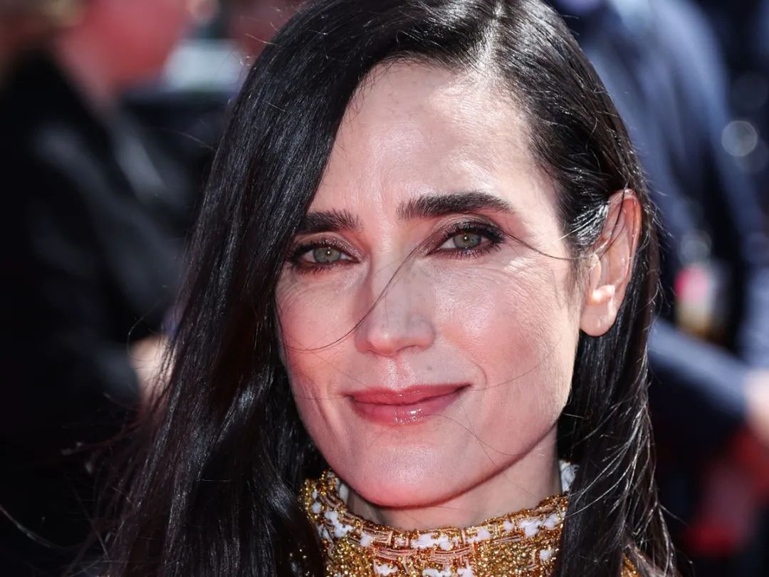 她12岁凭神颜惊艳好莱坞！考上耶鲁后转去斯坦福，网友：有颜有才