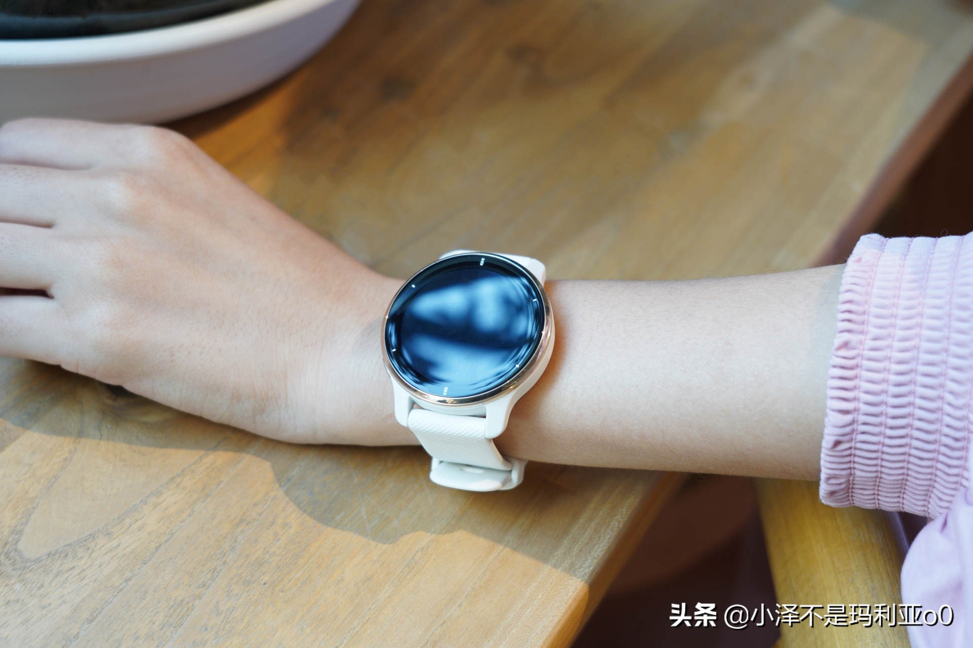 佳明venu2plus和苹果watch8怎么选 (买佳明5还是买applewatch2)